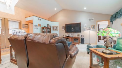 9156 Maple Dr, Dyer IN  46373-9149 exterior