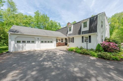 7 Colonial Dr, Bethel, CT 06801-1228