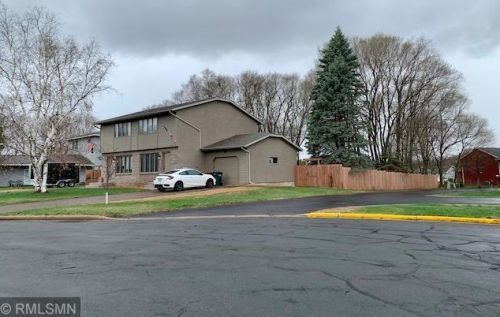751 Sandhill Point Rd, Hudson, WI 54016-9536