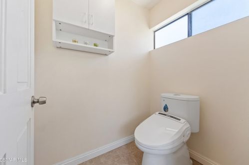 5805 Rainbow Hill Rd, Calabasas CA  91301-4636 exterior