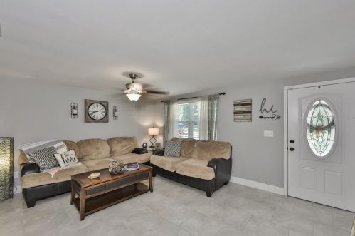 207 Orange Dr, Lutz, FL 33548-4565