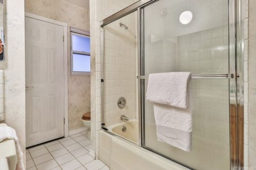 1229 Carmel Dr, Simi Valley CA 93065-4118 exterior