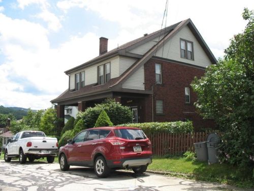 106 Robbins St, South Connellsville, PA 15425-3443