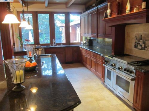 1171 Glen Dr, San Leandro, CA 94577-3849