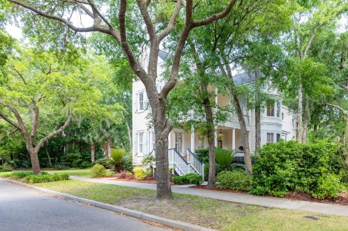 109 Shelmore Blvd, Mount Pleasant SC  29464-6614 exterior