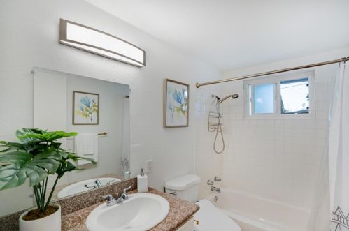 814 Lakehaven Dr, Sunnyvale CA  94089-2553 exterior