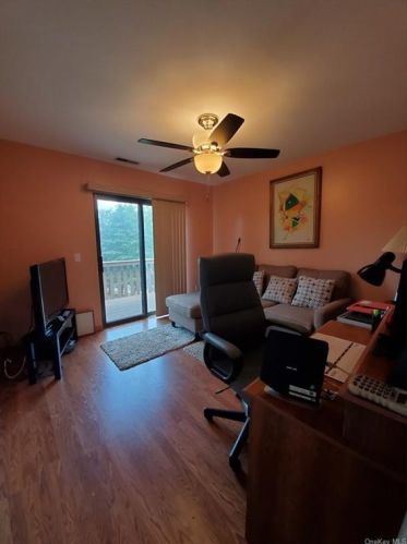 137 Swan Ct, Poughkeepsie NY  12603-6971 exterior