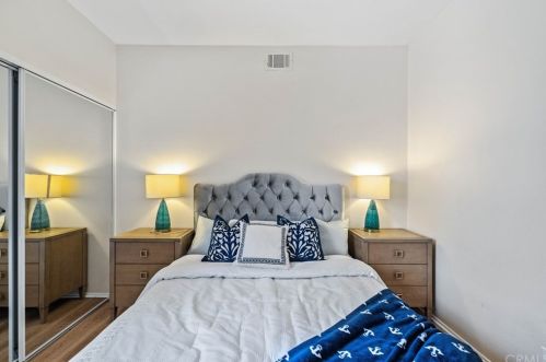 62 Magellan Aisle, Irvine CA exterior