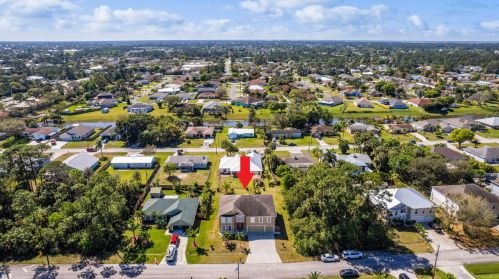 866 Abingdon Ave, Fort Pierce FL  34953-2861 exterior
