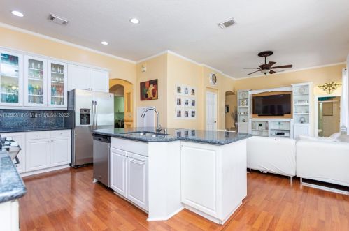 19270 29 Ct, Hollywood FL 33029-2474 exterior