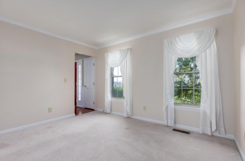 8526 Woodcreek Dr, Florence KY  41042-8237 exterior