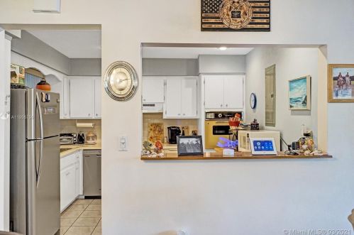 8490 10th St, Hollywood FL  33024-4939 exterior