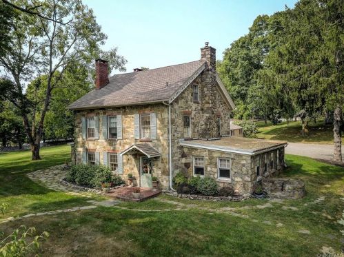 473 Orrs Mills Rd, Newburgh, NY 12553-8872