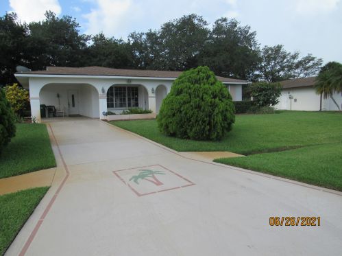 1162 Maxwell Ln, Fort Pierce, FL 34952-4804