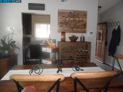 24 Virgil Ct, West Pittsburg CA  94565-1562 exterior