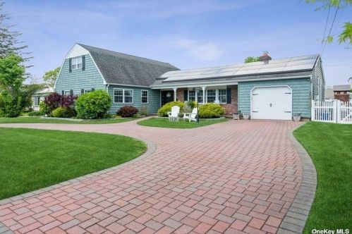 1450 Herzel Blvd, Babylon, NY 11704-4233