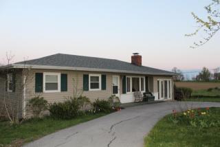 402 Larue Rd, Paris, KY 40361-8856