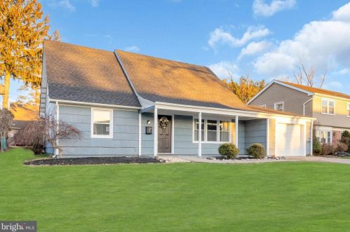 12 Galton Ln, Willingboro, NJ 08046-3006