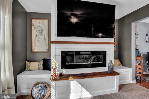 60 Independence Dr, Lees Cross Roads PA  17257-8225 exterior