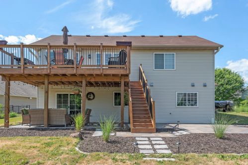 2020 River Bend Trl, Mayer, MN 55360-2109