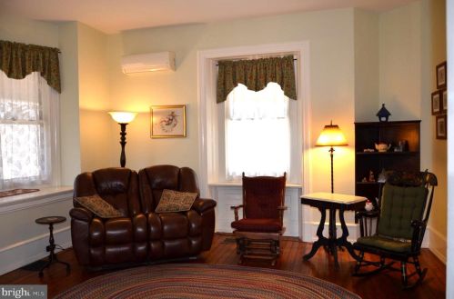 205 Lippincott Ave, Riverton NJ  08077-1309 exterior