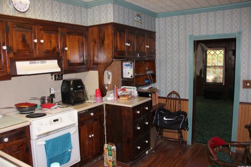 493 Middle Rd, Bay Port NY  11705-1907 exterior