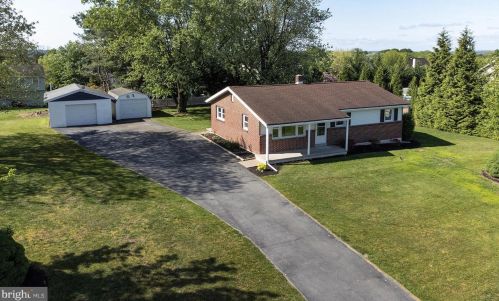 163 Cooper Rd, Hummelstown, PA 17036-7801