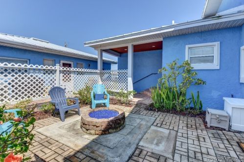 4241 Atlantic Ave, Daytona Beach FL 32127-7004 exterior