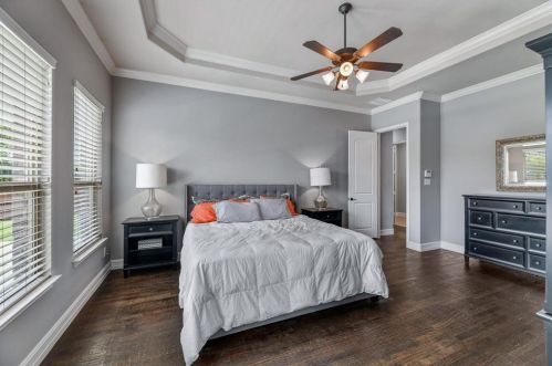 1155 Sunlight Dr, Lewisville TX  75028-4051 exterior