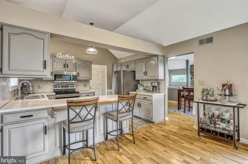 1015 Country Club Rd, Camp Hill PA  17011-1049 exterior