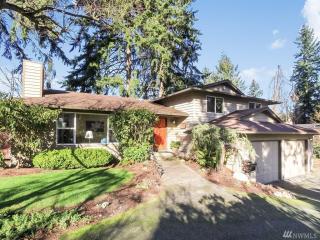 20825 88 Pl, Edmonds WA  98026-6906 exterior