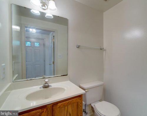 12965 Freestone Ct, Woodbridge VA  22192-6461 exterior