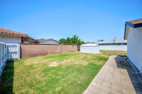 10307 Park St, Bellflower CA  90706-6028 exterior