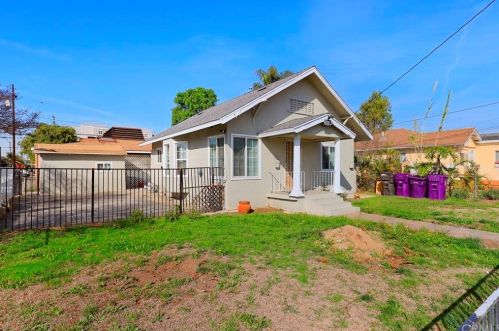 1101 Rose Ave, Long Beach, CA 90813-3922