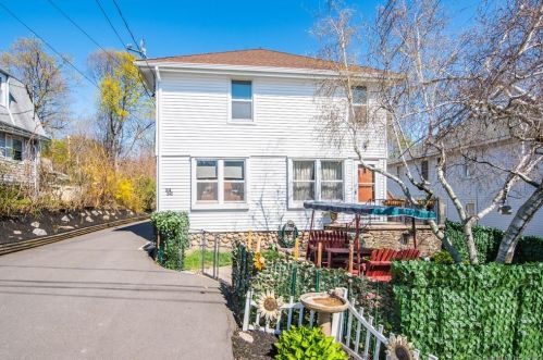 56 Putnam St, Bristol, CT 06010-4945