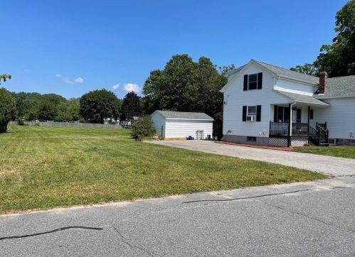 63 Oak St, Seekonk MA  02771-5212 exterior