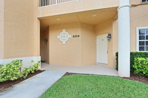 8304 Mulligan Cir, Fort Pierce, FL 34986-3280