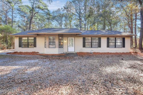 199 Bay Pines Rd, Beaufort, SC 29906-8513