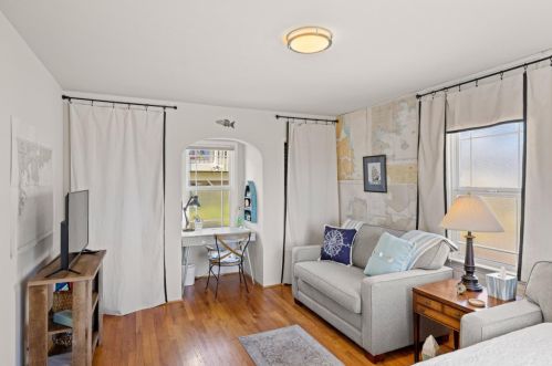 925 Balboa Ave, Del Monte Park CA  93950-2203 exterior