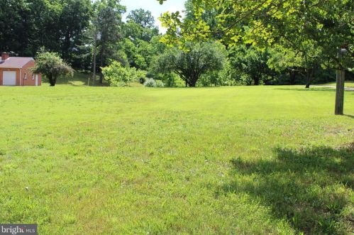 9085 James Madison Pkwy, Owens VA  22485-4903 exterior