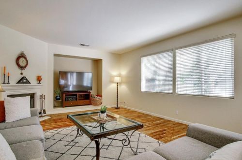 361 Majestic Dr, Hollister CA  95023-7032 exterior