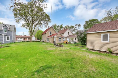 414 17 1/2 Ave, Saint Cloud MN  56303-3956 exterior