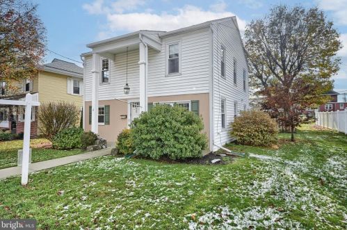 12 Vine St, Camp Hill, PA 17011-6342