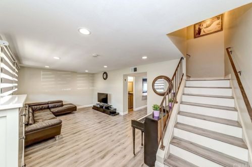 4675 Larwin Ave, Cypress, CA 90630-3510