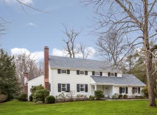 132 Colony Rd, Tokeneke, CT 06820-3906
