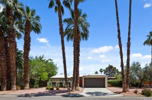 46500 Cameo Palms Dr, La Quinta CA  92253-2016 exterior