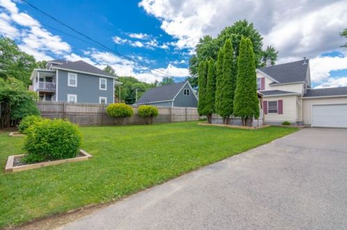 67 Massachusetts Ave, Chicopee, MA 01013-3946