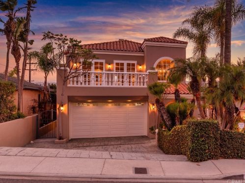 1032 Avenue A, Redondo Beach CA  90277-4818 exterior