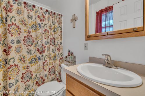 10 Trinity Pl, Jackson Twp NJ  08527-1822 exterior