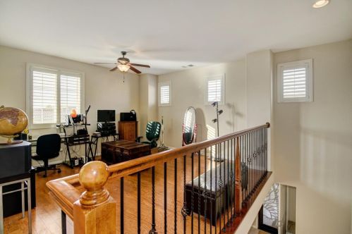 9872 Winkle Cir, Elk Grove CA  95757-6276 exterior